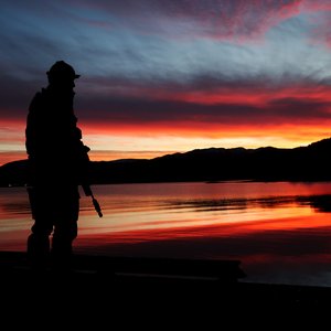 Soldat i solnedgang.jpg
